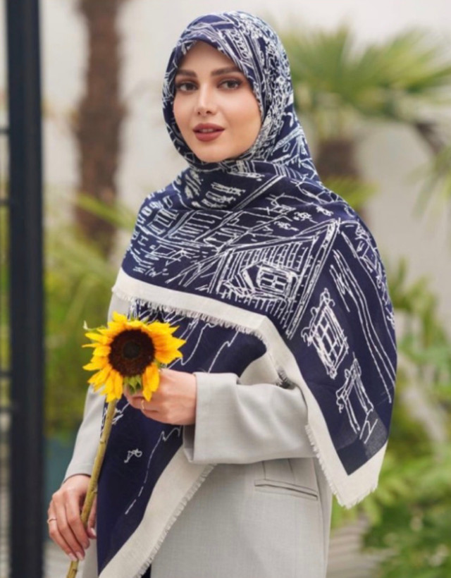 روسری زنانه نخی بهاره دورریش